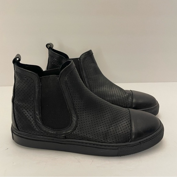 UN-PLUGGED leather high top sneaker boots size 39 EU US 8.5 - Picture 1 of 8